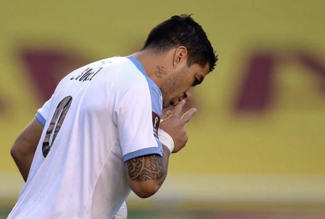4：2，厄瓜多尔送乌拉圭惨案，苏亚赢了梅西却创23年耻辱记录(3)