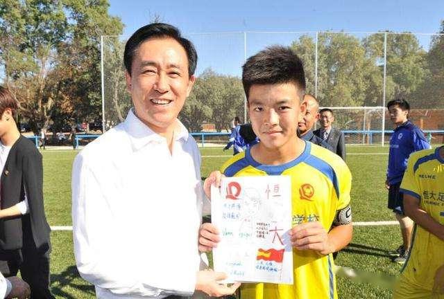 盘点中超现役最年轻球员，上港最年轻球员(4)