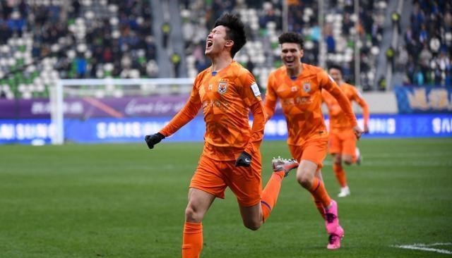 “鲁能”成为历史，“泰山”正式来袭，中国足球四冠王官宣新队名(3)