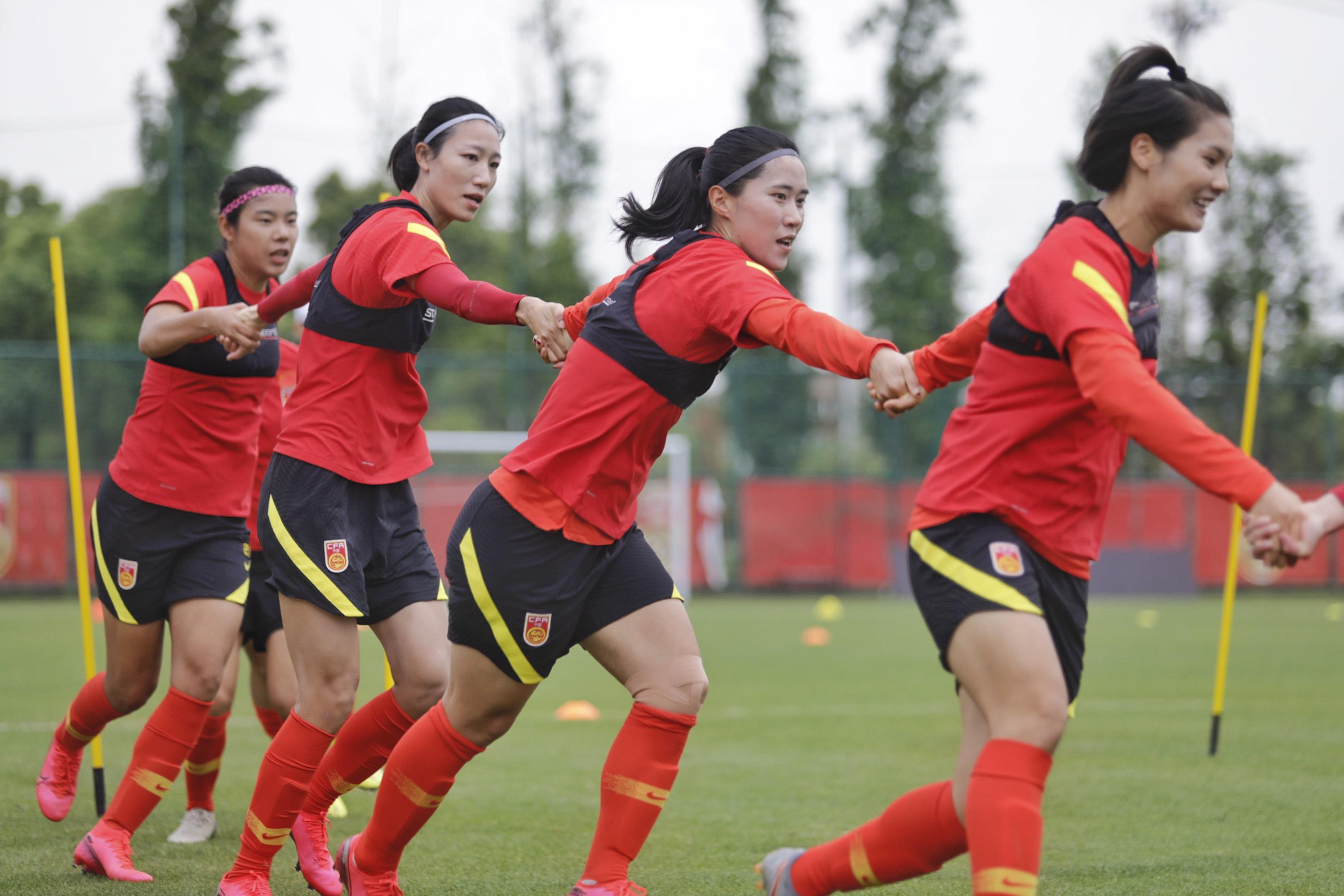 女足奥运赛推迟至4月: 中国女足不惧变动, 冷静备战韩国(1)