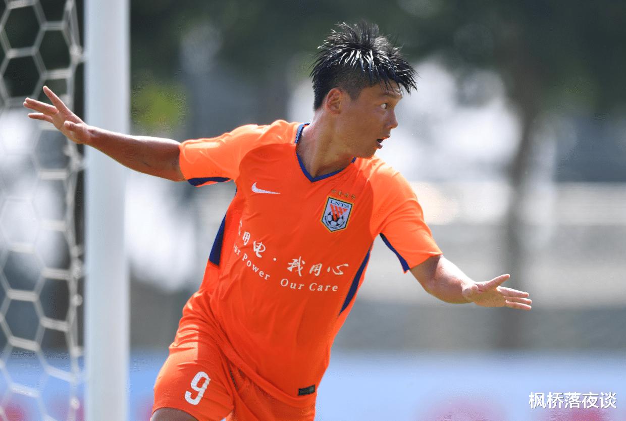 中国足球的未来又多一个鲁能造！21岁小妖已试训中超，速度奇快！(4)