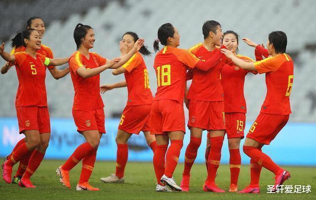 打崩亚洲第一！对手向中国女足致敬，重塑辉煌前提：完善两大短板(11)