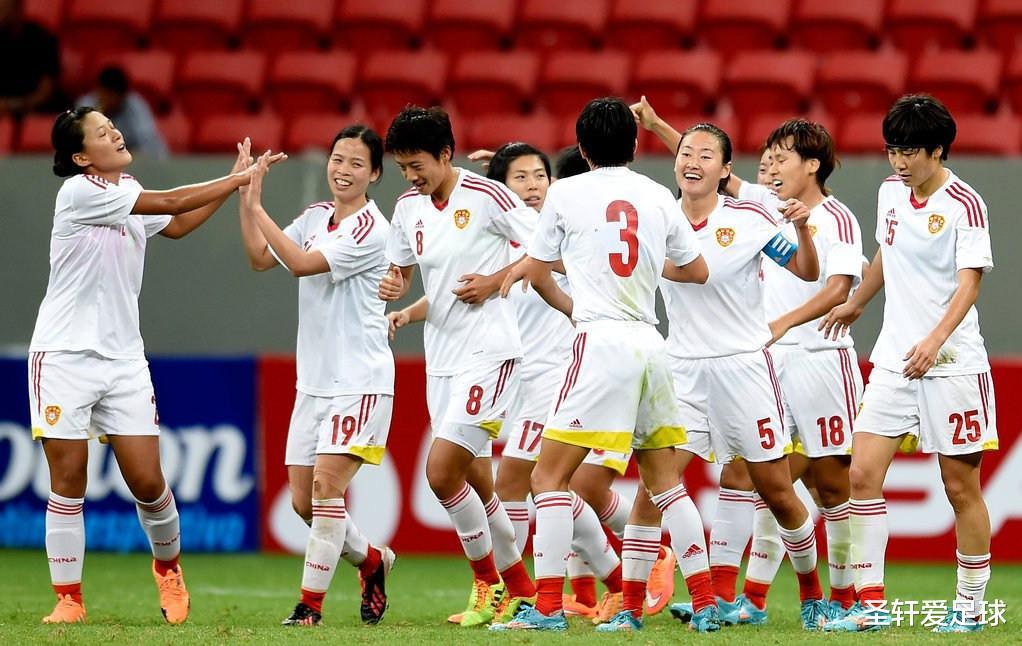 6-0！世界冠军踢疯了，对手太业余，中国女足也曾这样横扫过！(8)