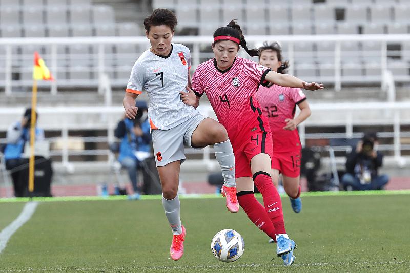 输不起！无人机欢迎中国女足，韩媒怕球迷助威影响韩国求救亚足联