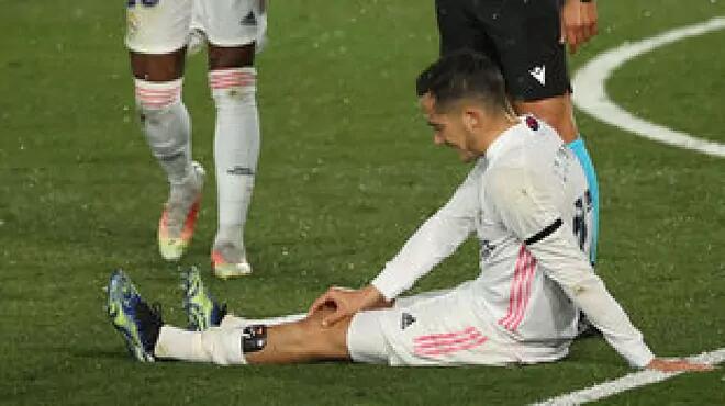 随着巴斯克斯膝盖受伤的确认，皇家马德里的防守困境继续存在(1)