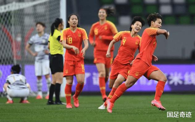 今天3个镜头看出：日本裁判对中国女足到底有多“公平”(1)