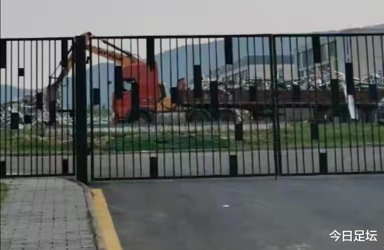 中国足球巨大损失，江苏2万平米豪华训练基地拆除，仅用了4年