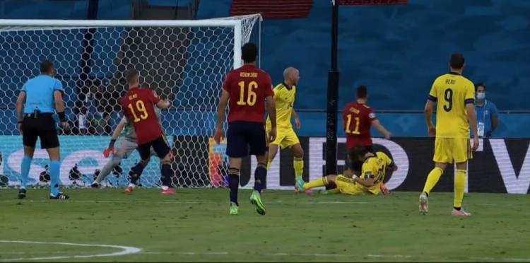 欧洲杯西班牙控球成魔，瑞典防守密不透风：0-0看得人昏昏欲睡(5)