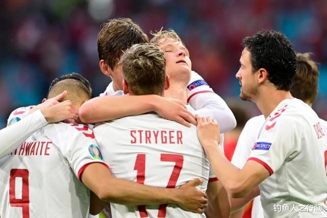 欧洲杯首支八强队诞生！爱神护佑丹麦，29年淘汰赛第一胜，2战轰8球(1)