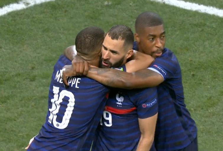 2分钟2球！法国踢疯了，从险些0-2到2-1反超，本泽马立下大功(1)