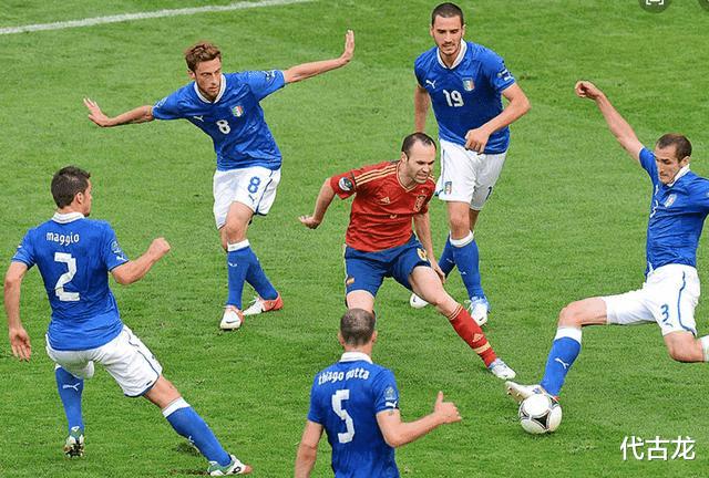 意大利VS西班牙比分预测：董方卓看好西班牙，刘语熙力挺意大利(2)