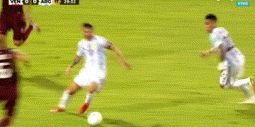 【世预赛】梅西遭蹬踏造红牌 阿根廷客场3比0领先(4)