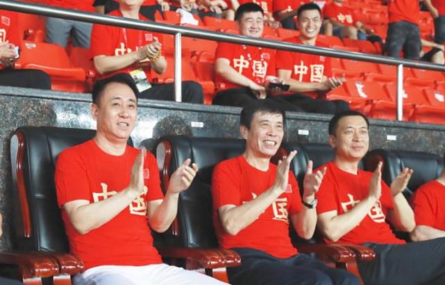 全网嘲笑广州恒大球迷，他们斗嘴很厉害，但舍不得花一分钱