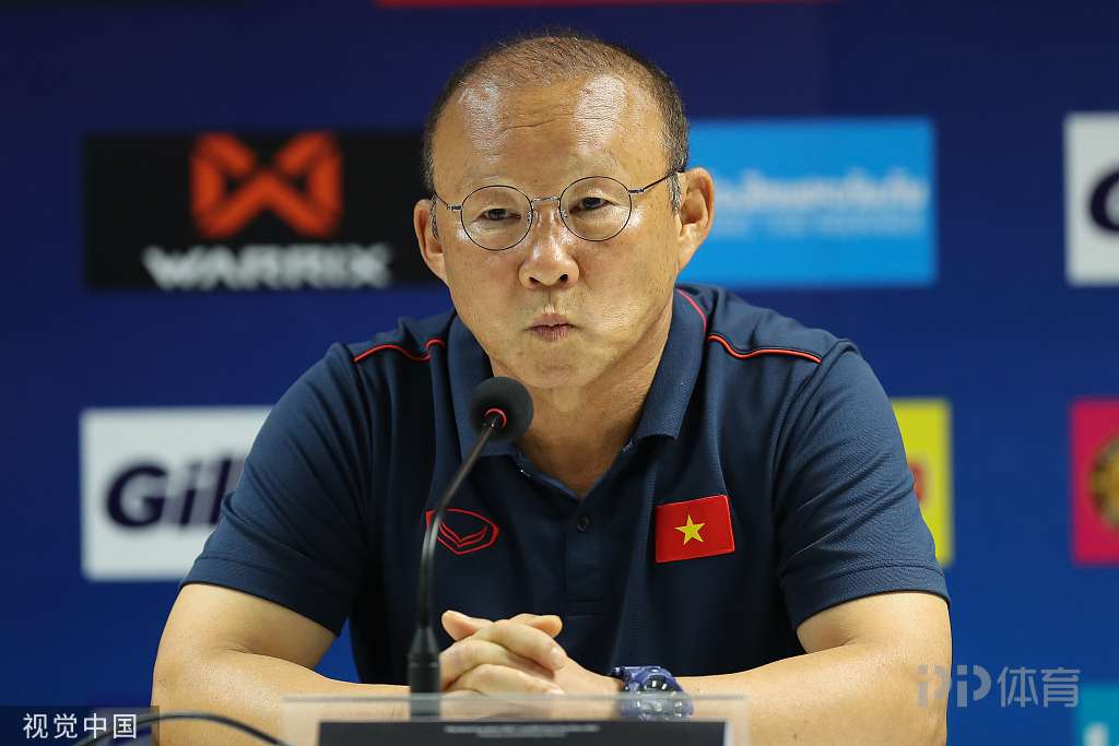 越南主教练：中国男足体能只有30分钟 顶住我们就有机会赢球(1)