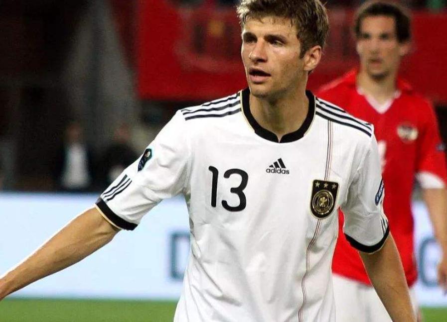 穆勒巅峰退役后，德国队成为二流球队，他是德国球员中的佼佼者(3)
