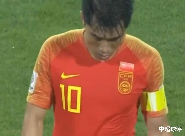 榜样！老队长再现感人1幕：直言有责任把中国足球扛在肩上！(4)