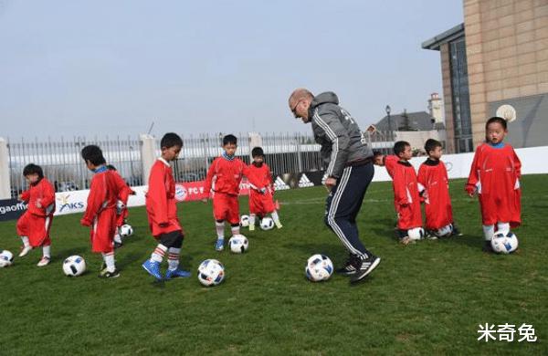 关心中国足球的正确方式：从青训到联赛，最后才是国家队