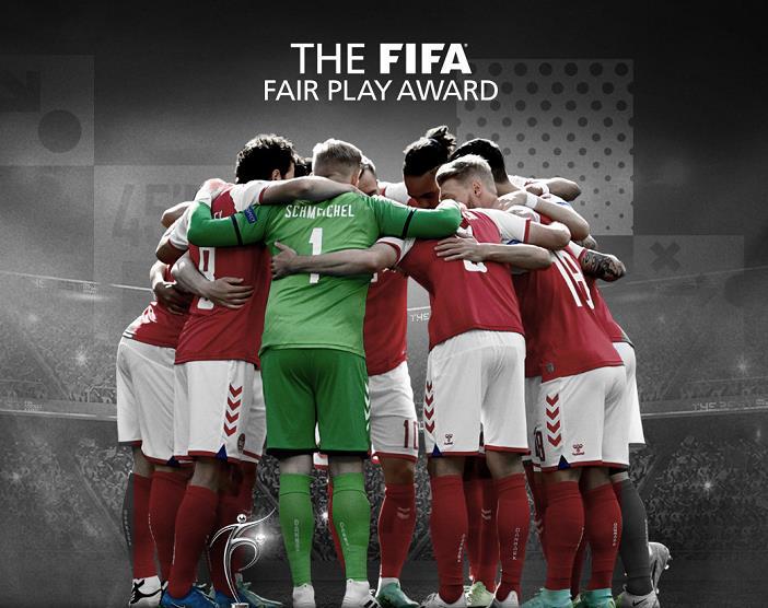莱万蝉联FIFA足球先生！梅罗入选最佳阵容，C罗获得FIFA特别奖(5)