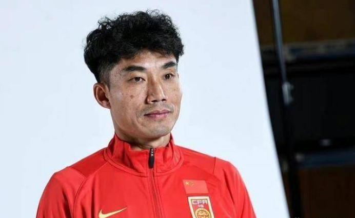 连续5届参加世界杯！41岁郑智再创两大国足新纪录(1)