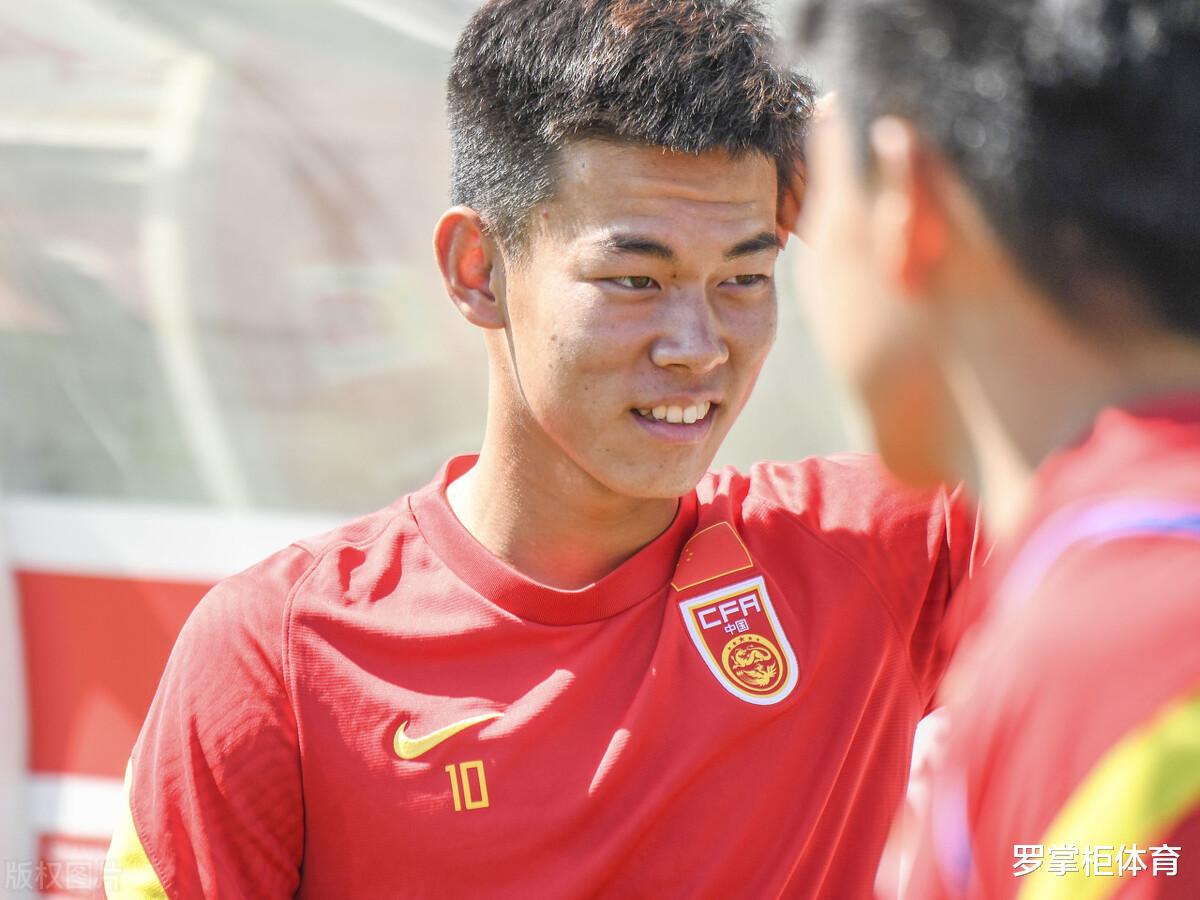 这是中国足球未来？曝18岁国青队长私生活混乱，猛料流出人设崩塌(3)