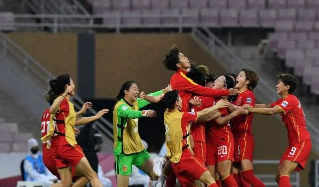 铿锵玫瑰！女足夺得了亚洲杯的冠军对国足有何意义？她们太棒了！(1)