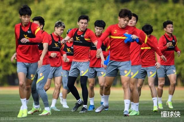 从10亿到仅三千万，广州队又走在中超前列，中国足球有救了？