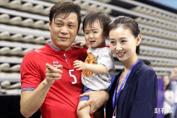 足球先生范志毅：三婚娇妻小他17岁，两个女儿分别是英国和美国籍(11)