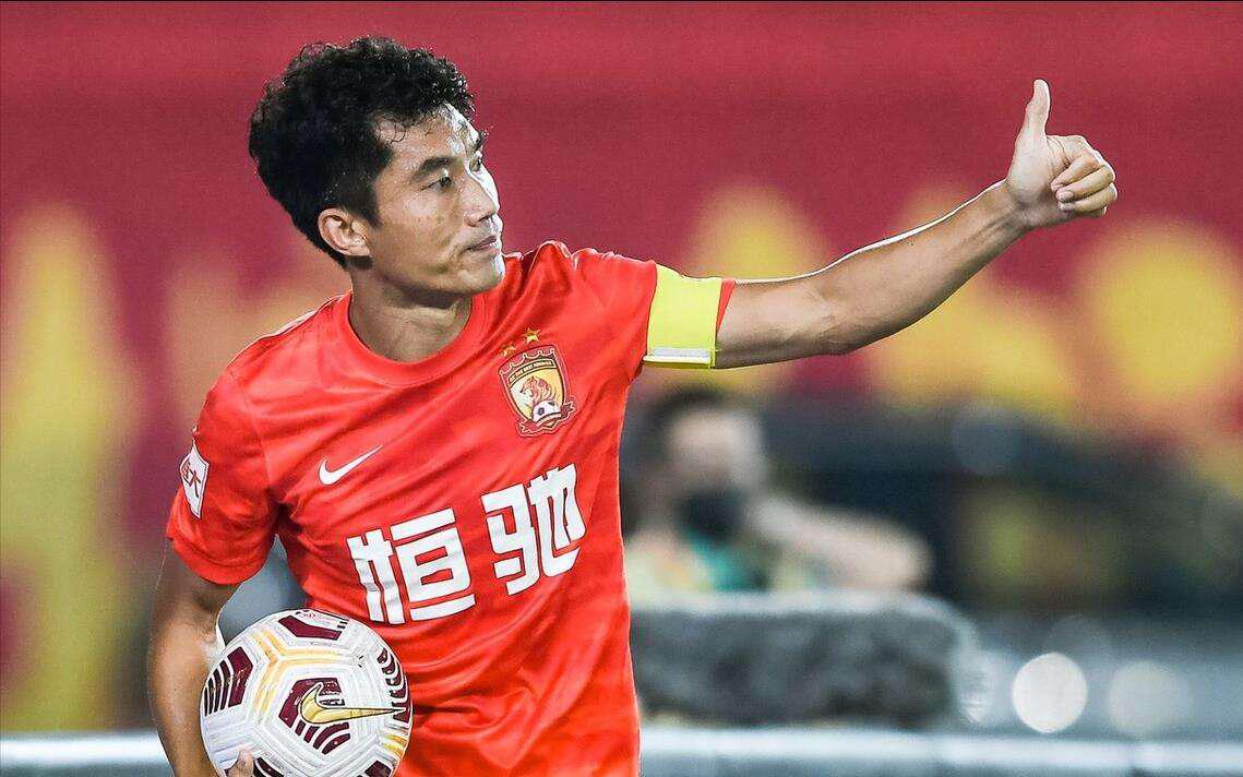 郑智在新赛季广州队位置将不保？他将缺席球队备战，跟着国足西征(4)