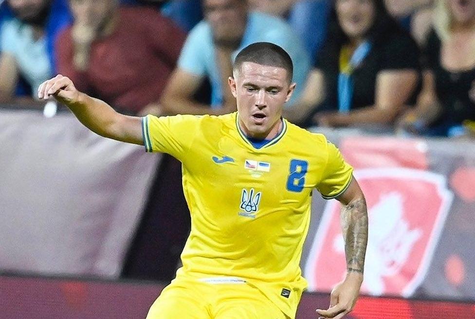 乌克兰年轻国脚放弃足球生涯将踏上战场(2)