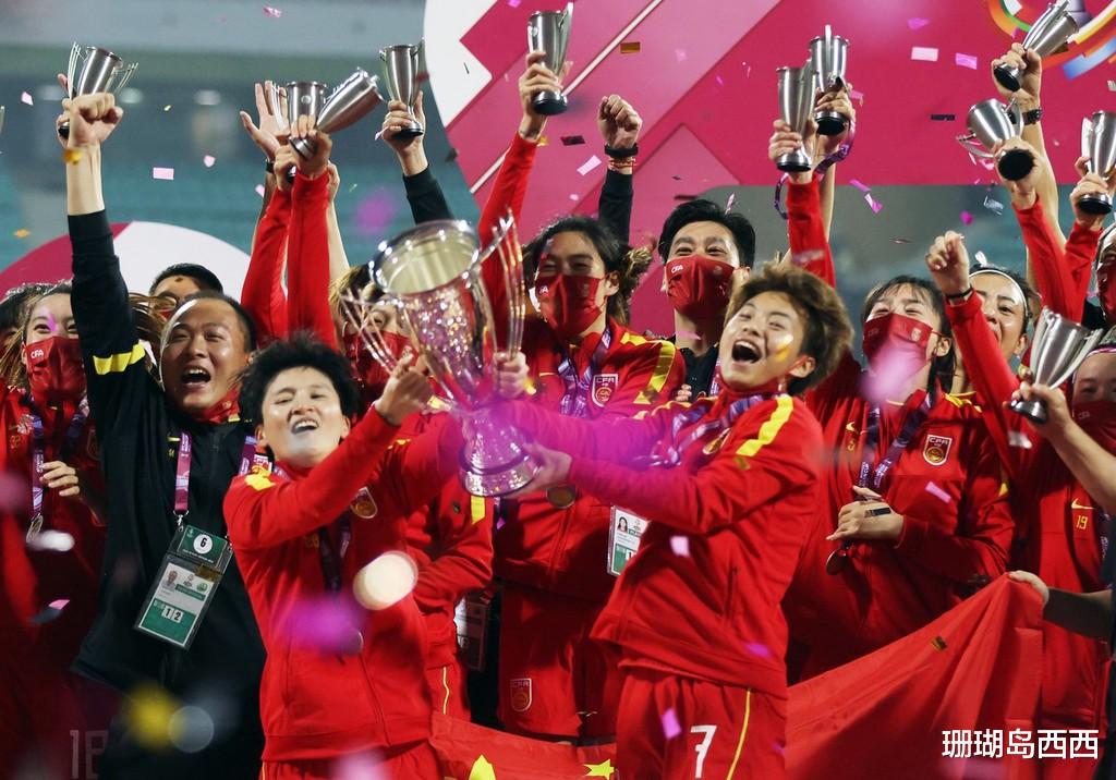 中国女足夺冠30天，水庆霞公布王霜伤退细节，联手演戏迷惑日本队(3)