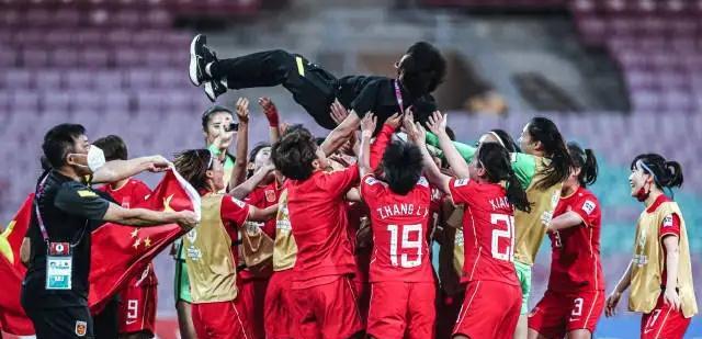 中国女足绝杀韩国队，16年后再登顶亚洲之巅，点燃中国球迷的希望(5)