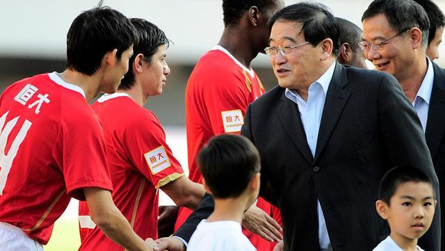 中国男子职业足球转会窗口再度延期，是什么原因造成一拖再拖呢？(3)