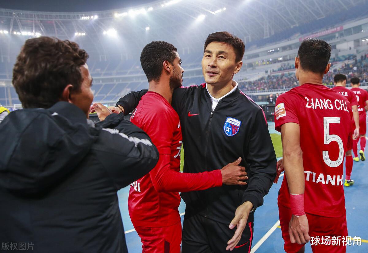 下午13点！广州足球迎来好消息，李玮峰获得重用，球迷纷纷点赞(5)