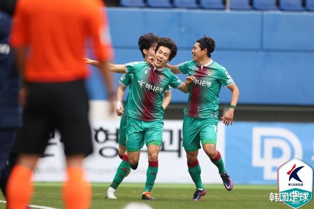 「今日韩足晚报」（2022.3.26）——韩国队今夜飞向阿联酋(2)