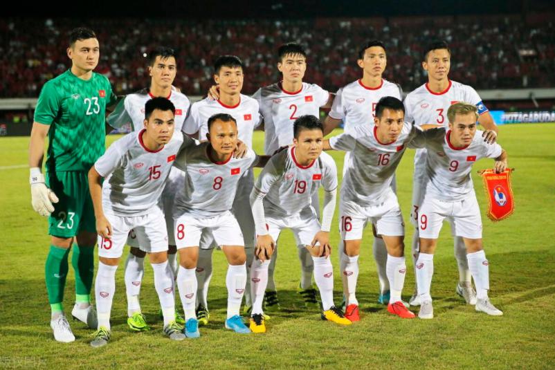 越南U16逼平多特，国足U23却又输了，差距已一目了然！(2)