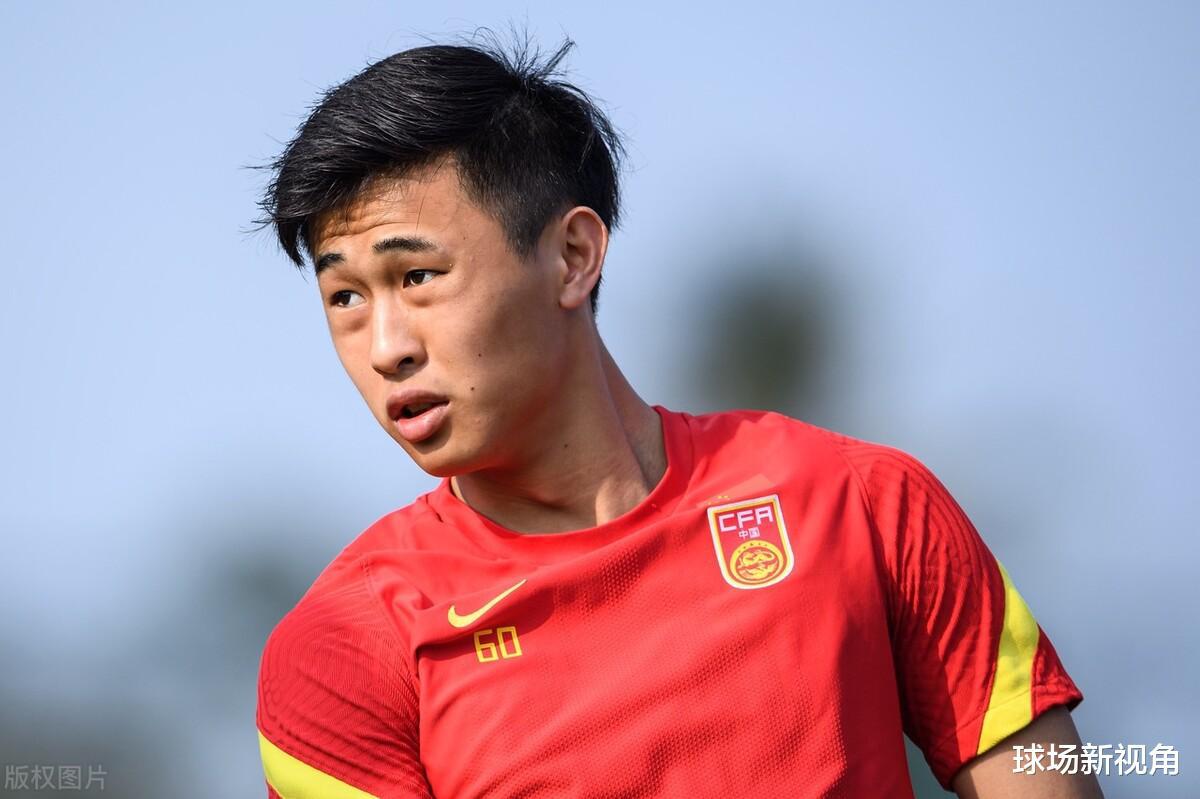 上午10点！天津媒体最新报道：中国男足迎来好消息，球迷纷纷点赞(2)