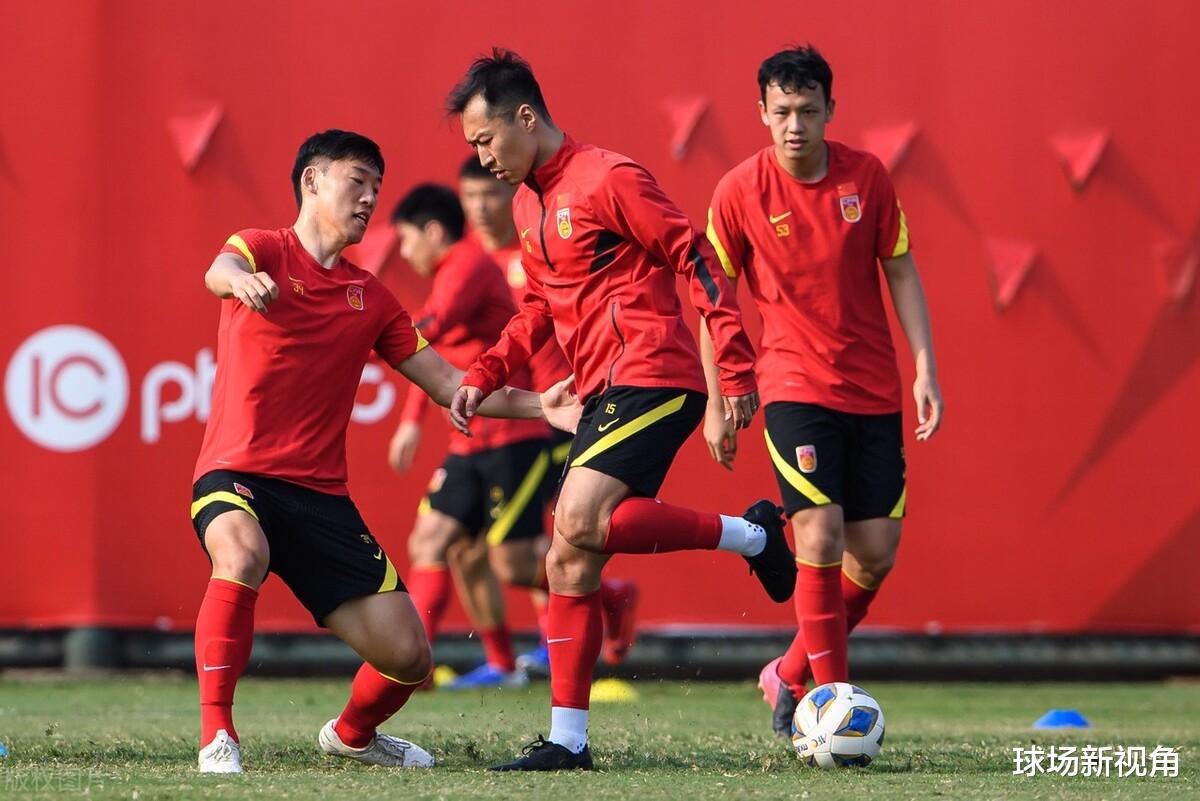 上午10点！天津媒体最新报道：中国男足迎来好消息，球迷纷纷点赞(4)