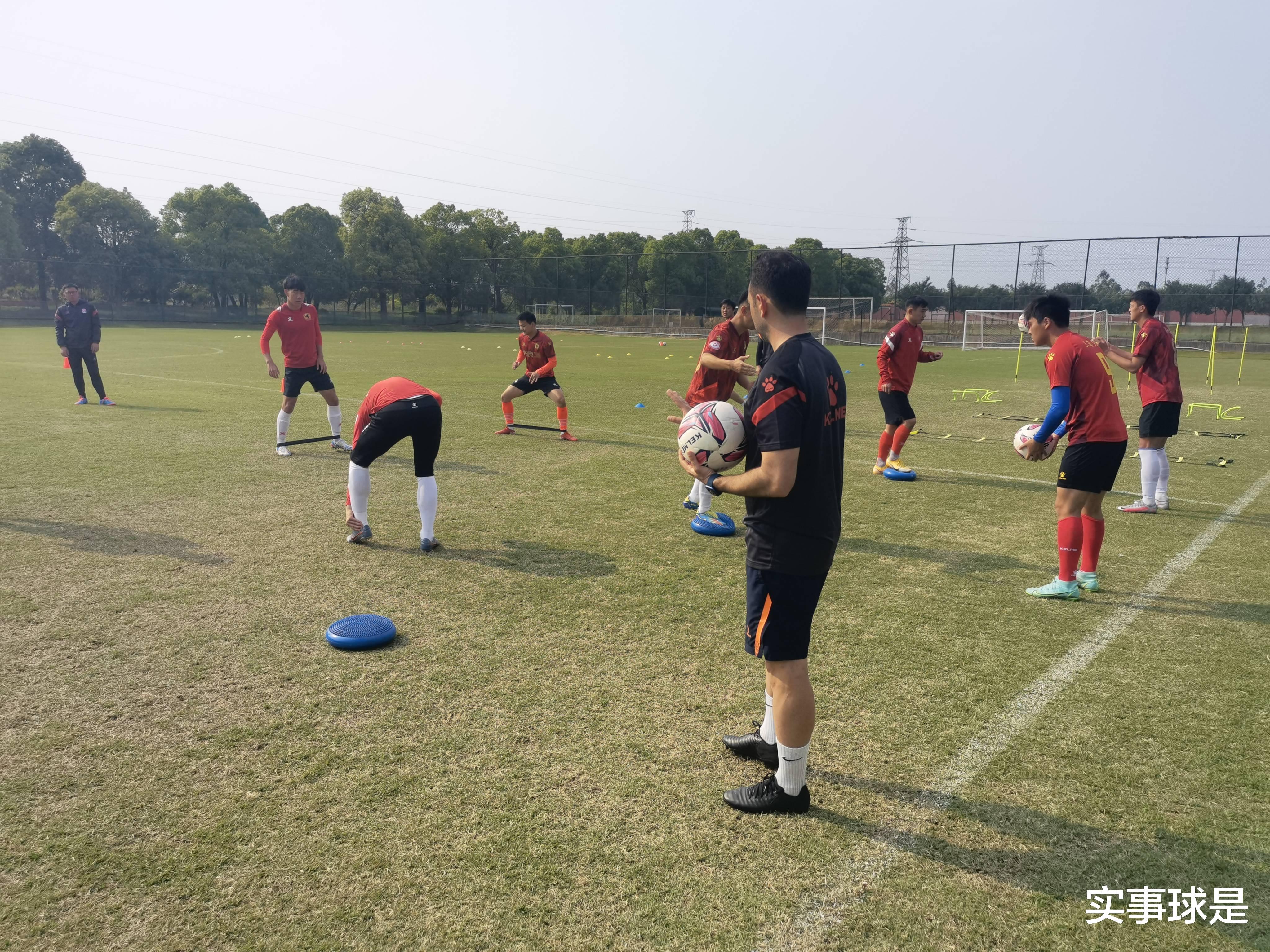 吹响集结号！中甲淄博蹴鞠在广东备战新赛季，3名外援正在试训(3)