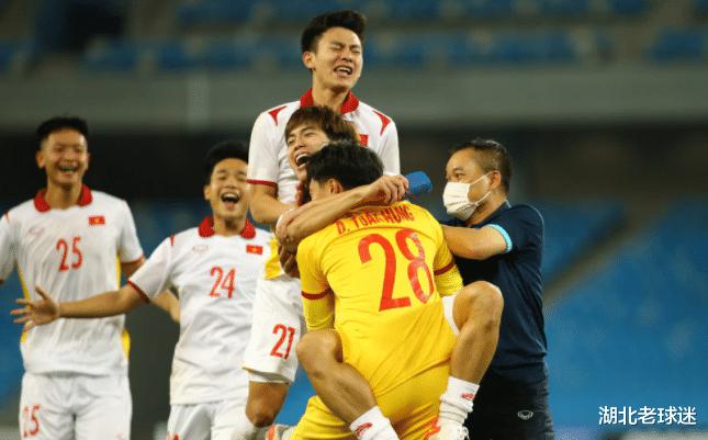 1个月内2胜2平！越南足球全方位追赶韩国，赢国足恐怕并非偶然(2)