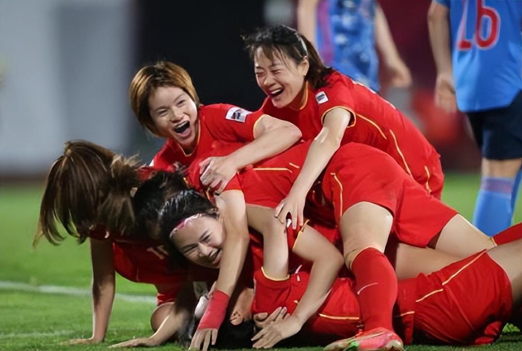 中国足球最该学习！美国巴西澳大利亚挪威新西兰男女国足同工同酬(5)