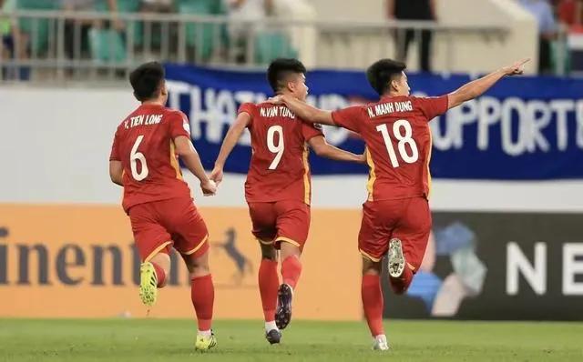 越南男足实力很强 在小组赛没有败仗 或战胜沙特晋级U23亚洲杯四强(5)