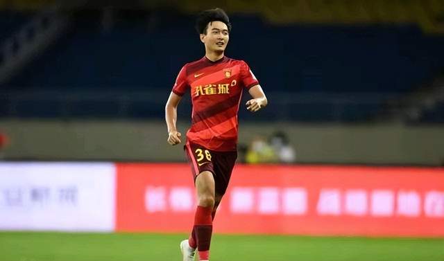 张威、方昊等国内优秀年轻球员数量众多 国足选拔队有望东亚杯夺冠(4)