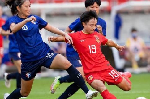中国男女足将亮相东亚杯，女足轻松击败台北，男足避免惨败韩国