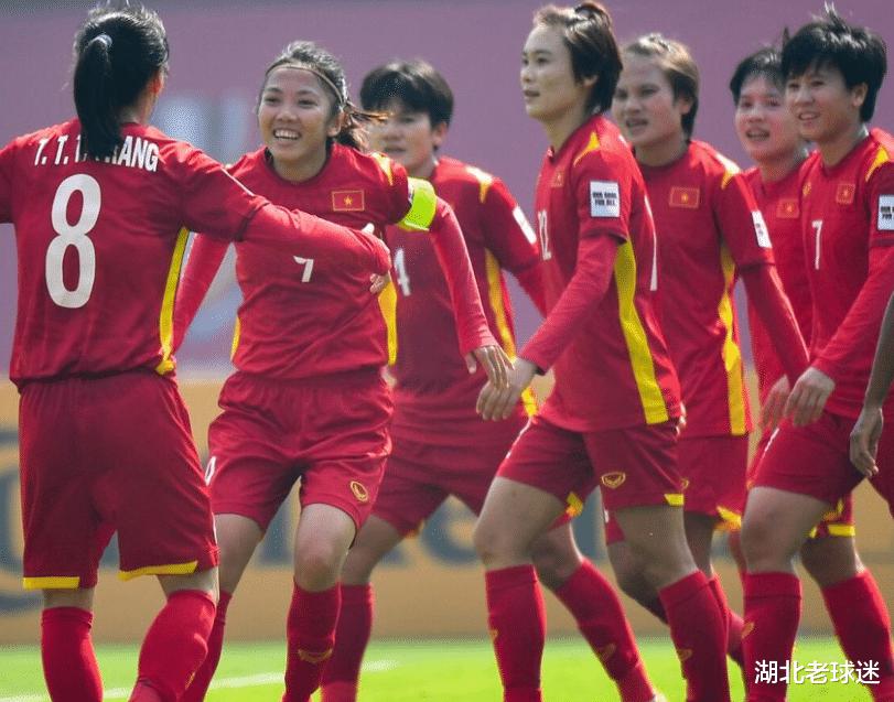 全面追赶国足！越媒：越南王霜加盟葡萄牙球队，成首位旅欧女球员(3)