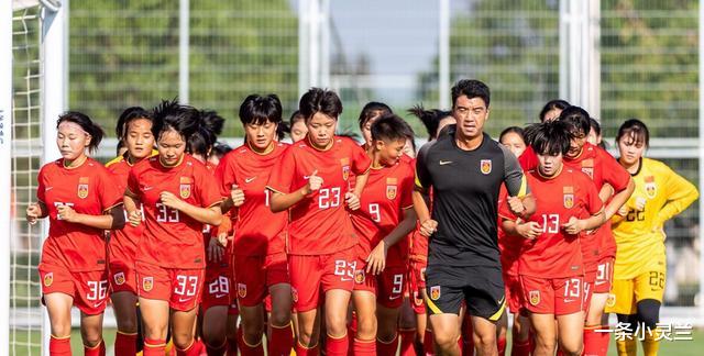4拒绝世界波的刘晨获得FIFA的赞誉！中国女足在U17的变化中处于领头羊的位置，依然是队伍中实力最弱的(4)