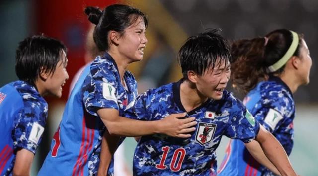 又是4-0，日本队成亚洲荣光，提前晋级8强，两个人口大国表现不佳(1)