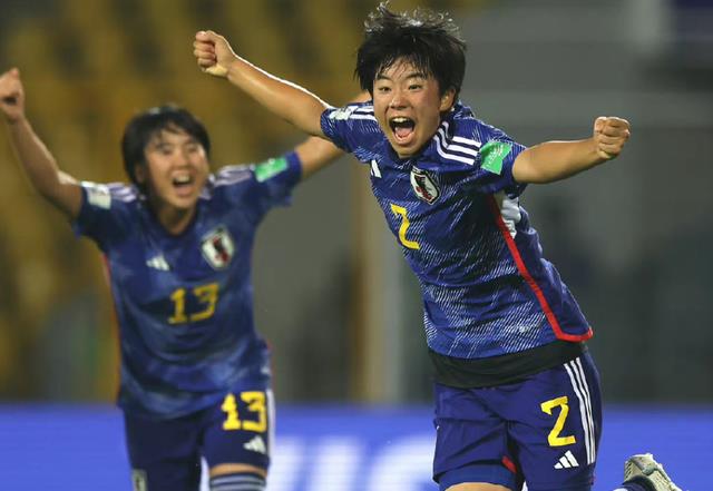 又是4-0，日本队成亚洲荣光，提前晋级8强，两个人口大国表现不佳(2)