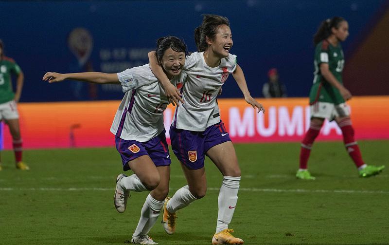 中国女足0-2不敌南美劲旅，小组出线需满足3点，球迷：建议换教练(2)