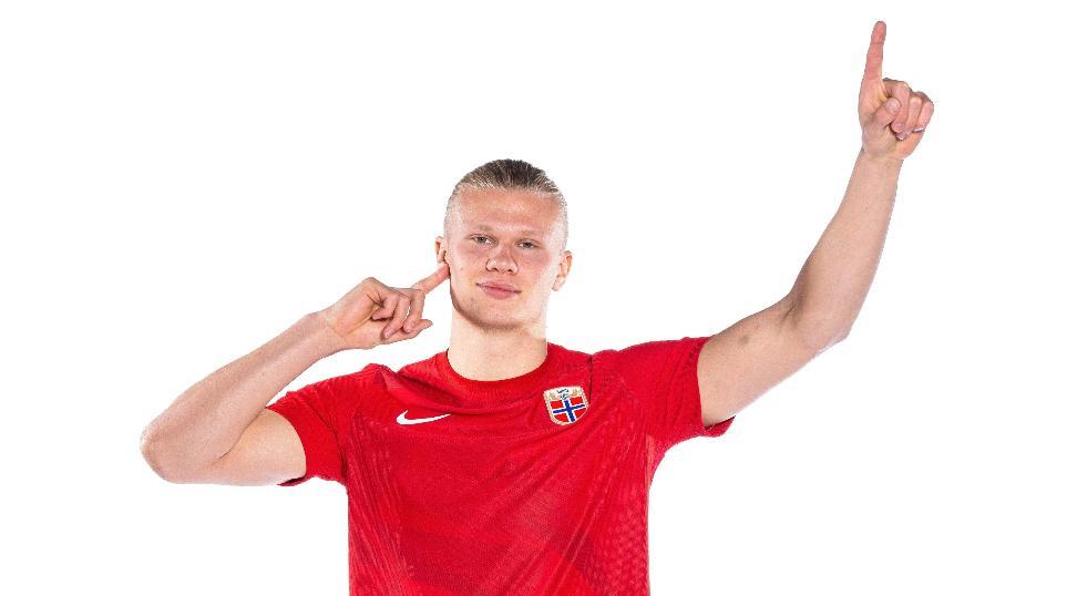 恭喜哈兰德！挪威队世界级中卫浮现，重用22岁悍将，冲击欧洲杯(5)