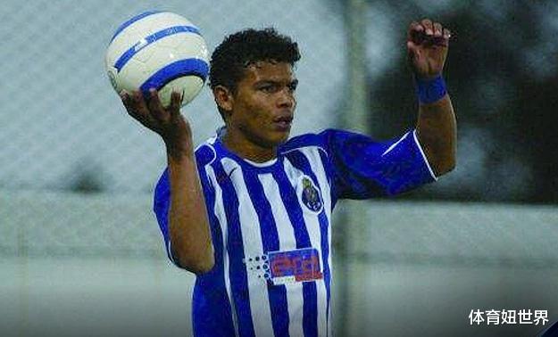 蒂亚戈席尔瓦：他是没有天赋的巴西队长，靠毅力和勤奋成为世一卫(2)